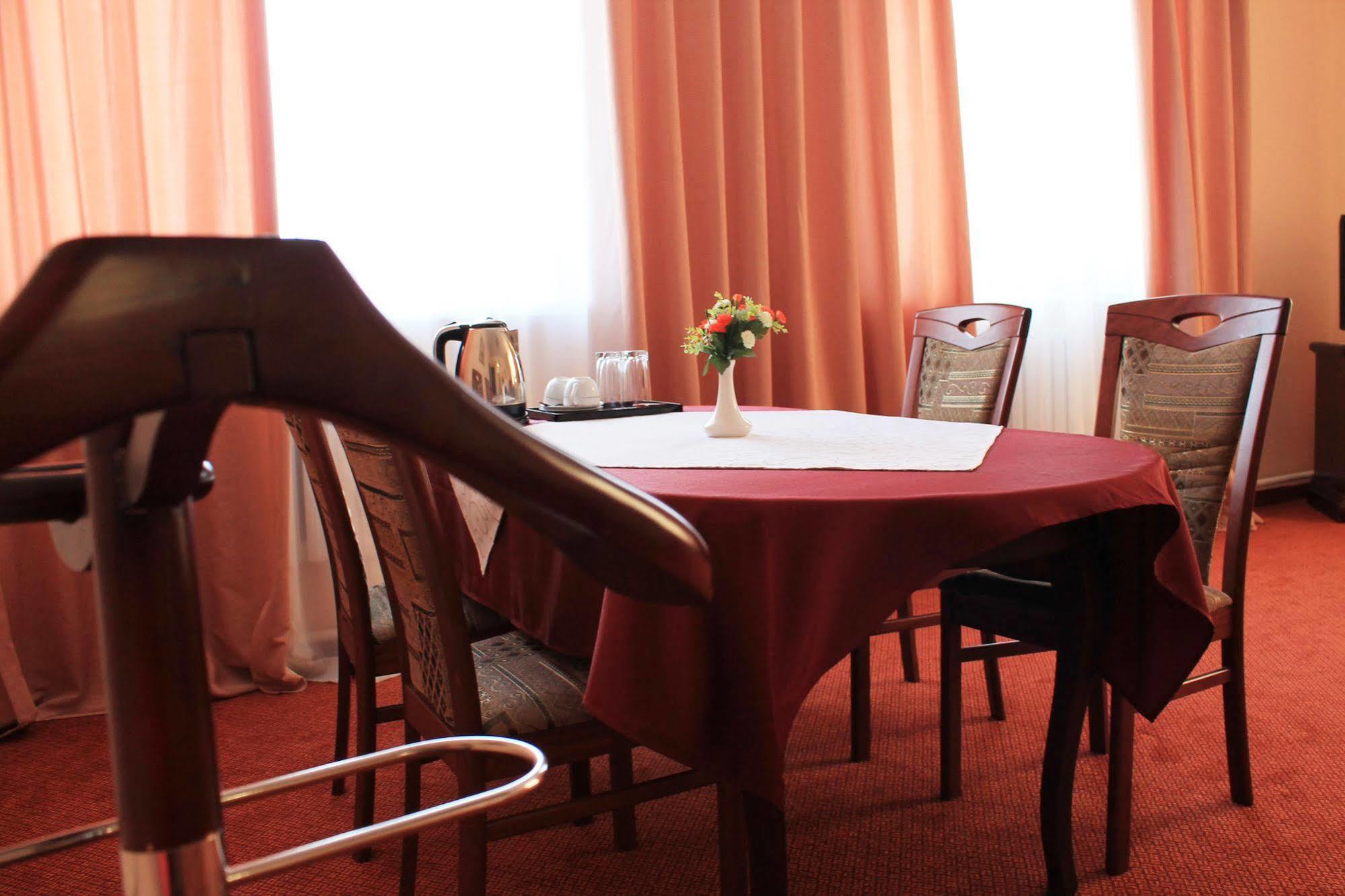 San Marino Hotel Astana Екстериор снимка