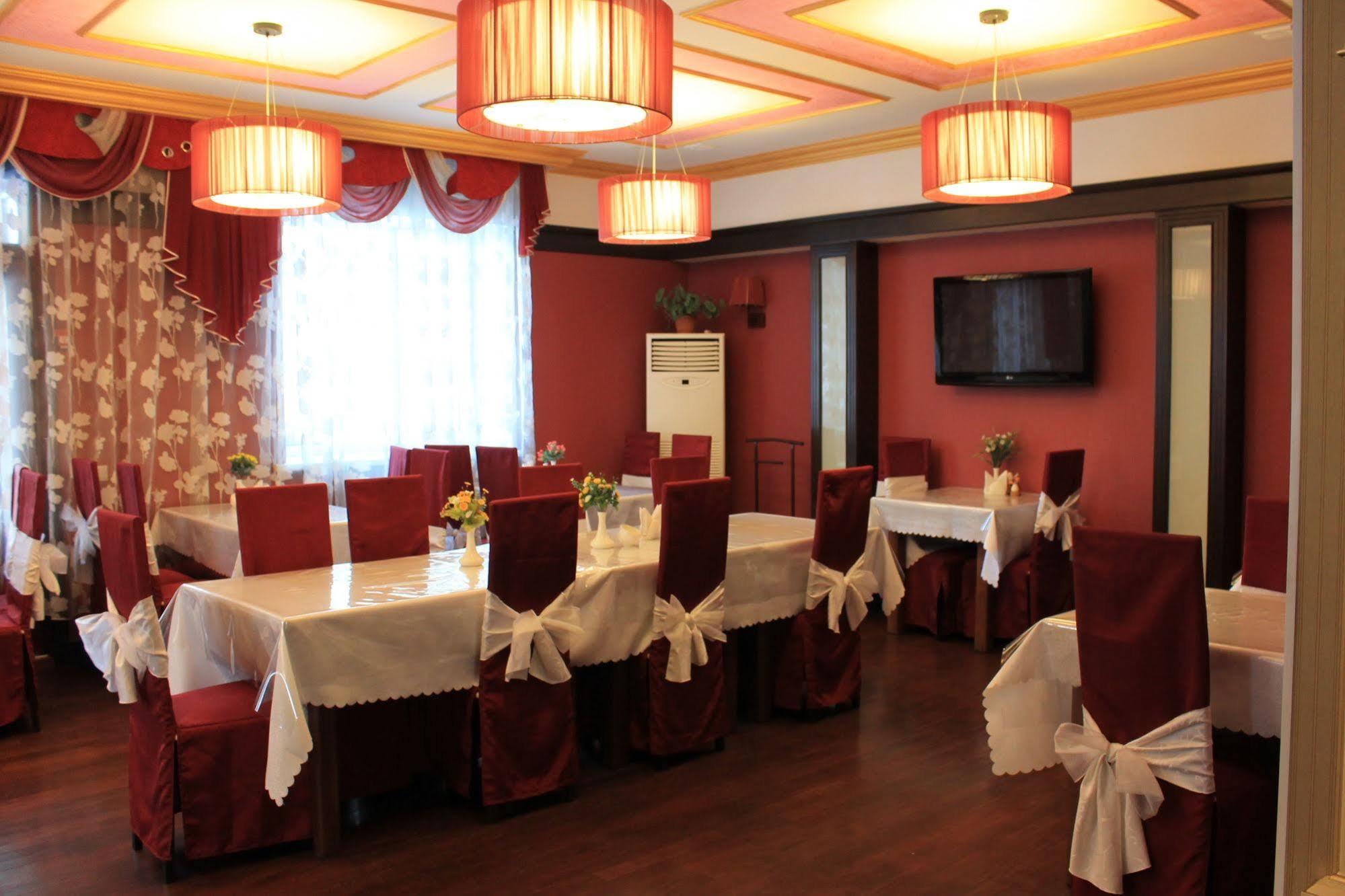 San Marino Hotel Astana Екстериор снимка