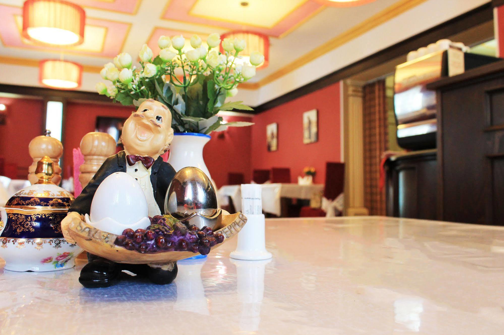 San Marino Hotel Astana Екстериор снимка